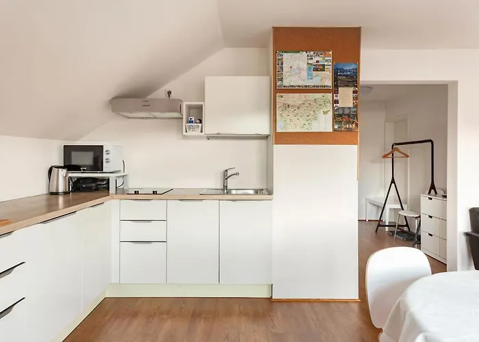 Island View Apartma *